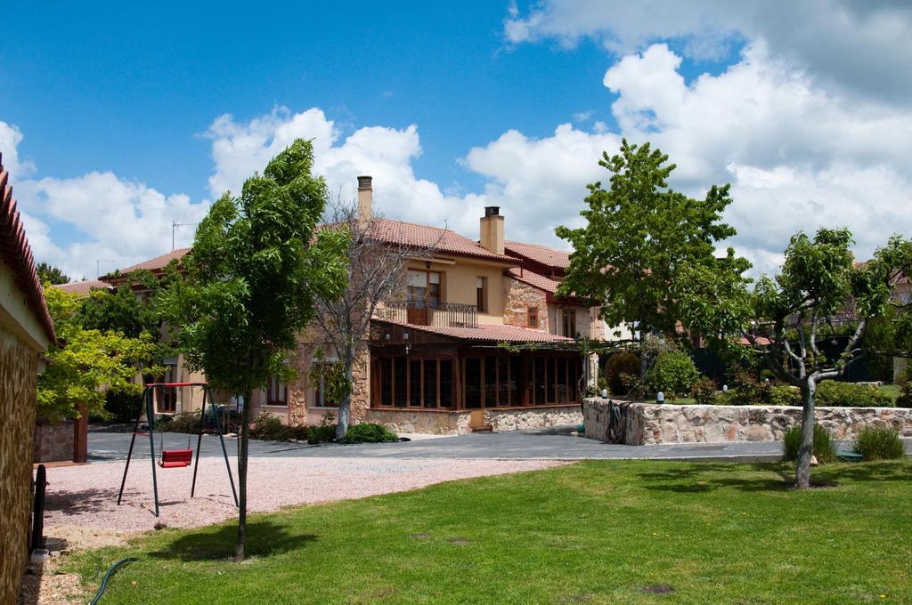 Hospederia Gemma Hotel La Lastrilla Ngoại thất bức ảnh